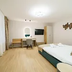 Montello 3*