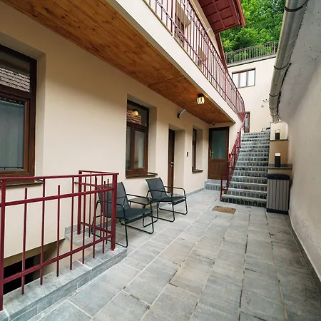 Montello Πανσιόν 3*